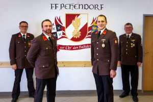 Foto: Werner Gundacker&nbsp; Das Kommando der FF Pehendorf mit Bürgermeister Ing. Josef Wagner